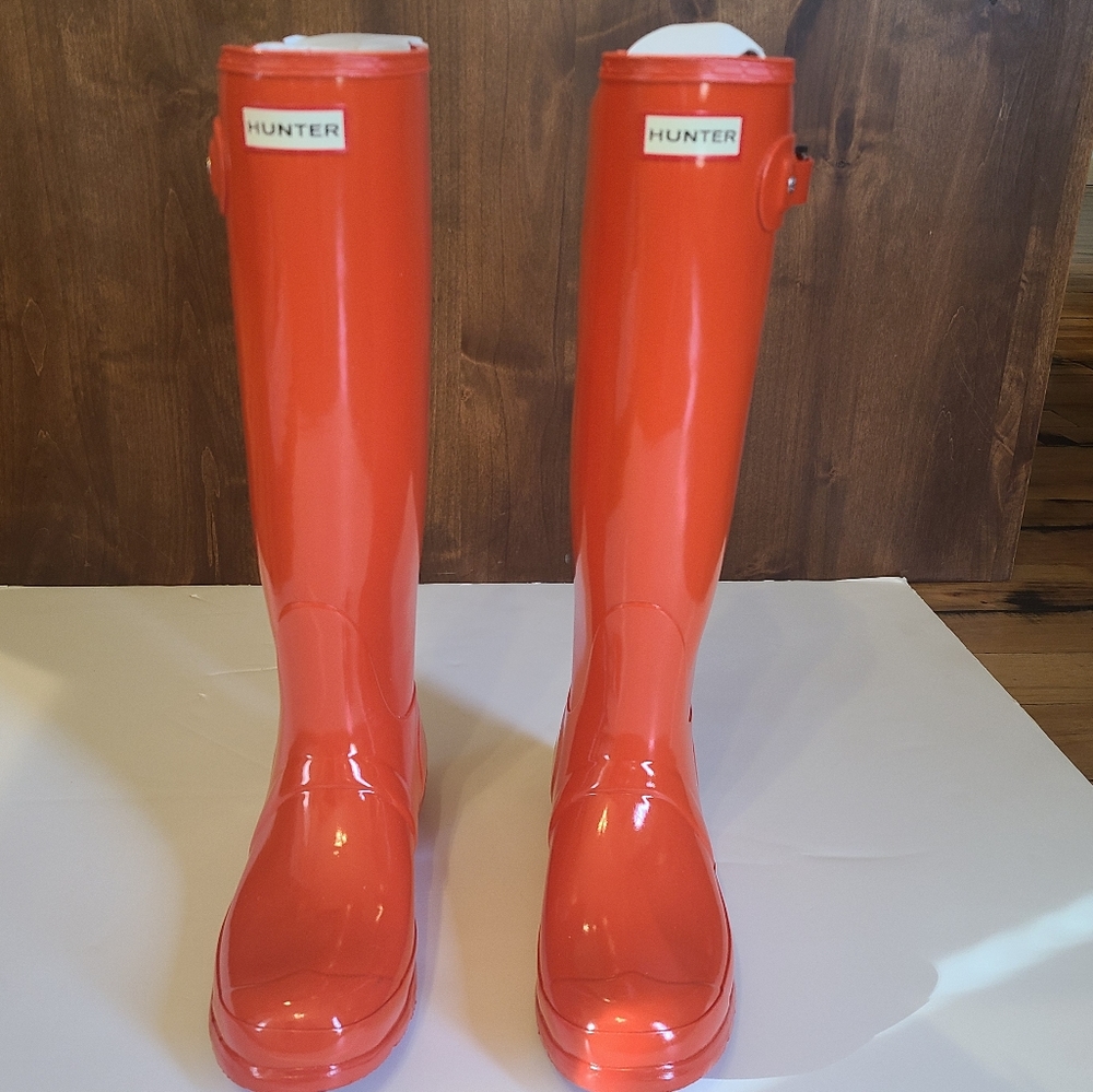 Hunter Original Tall Gloss Adjustable Boots Size US 8, EU 39 Color- Light House